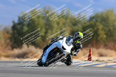 media/Jan-08-2022-SoCal Trackdays (Sat) [[1ec2777125]]/Turn 7 (1035am)/